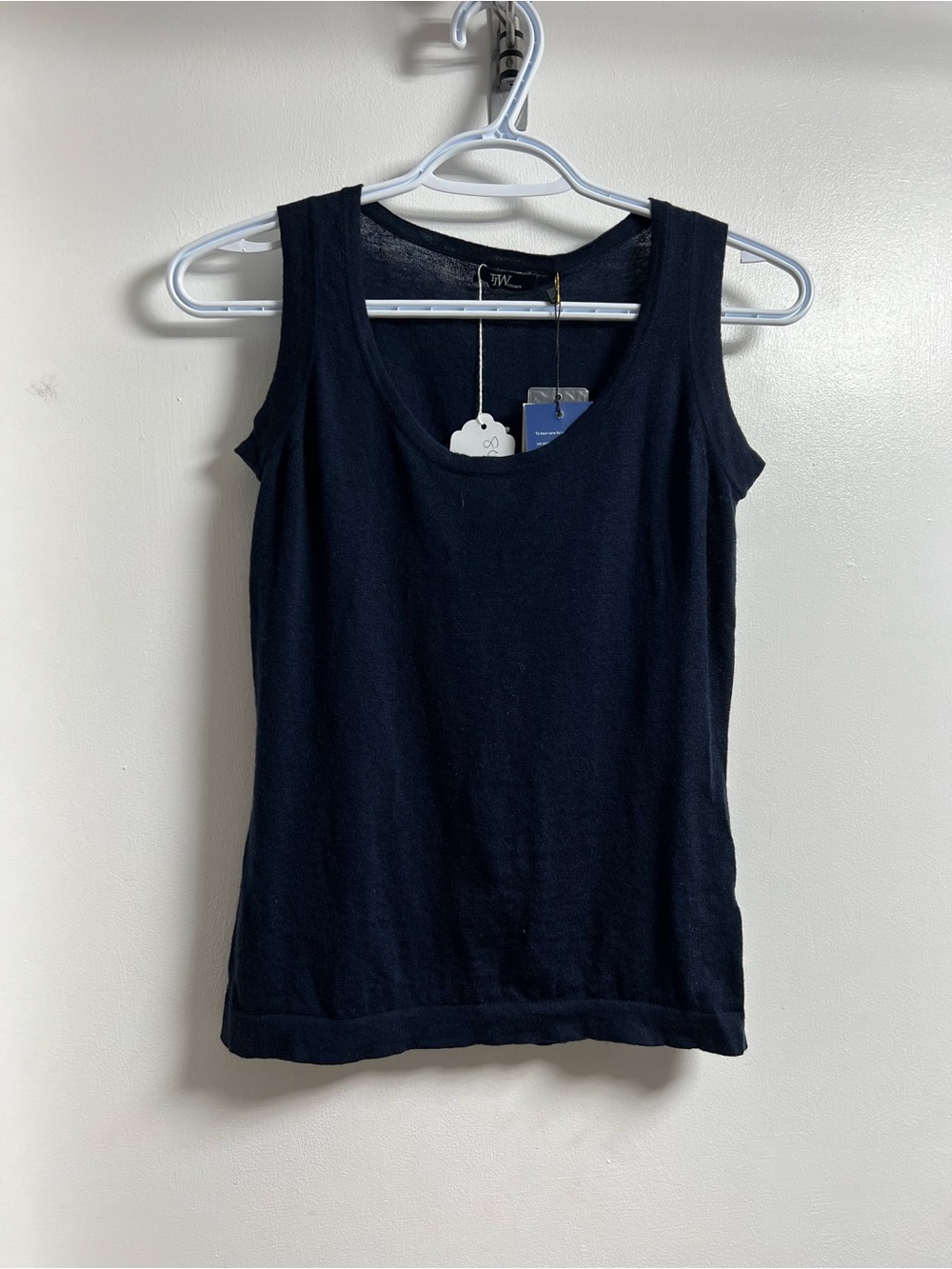 Tom James Extra fine Merino Navy Wool Woman’s Sleeveless Vest